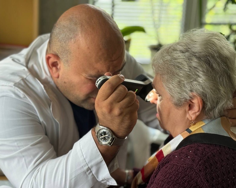    Курские онкологи в ходе визита в Пристенский район выявили трех больных