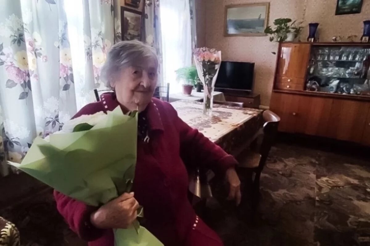    В Твери 100-летний юбилей отмечает труженица тыла Вера Григорьева