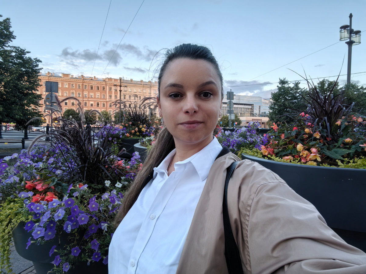 Большое здравствуйте вам👋 Я Катрин и мне 37. В 2008 году переехала из Калининграда в Санкт-Петербург, 17 лет живем в коммуналке. Недавно купили свою хрущёвку и теперь думаем, как туда заехать)