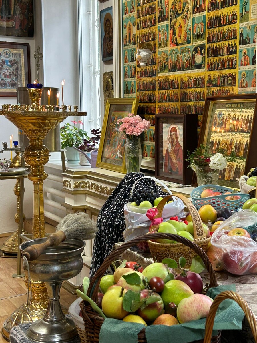 Утром не смогли с детьми добраться до храма, к сожалению. Прислали нам фотоподарочки