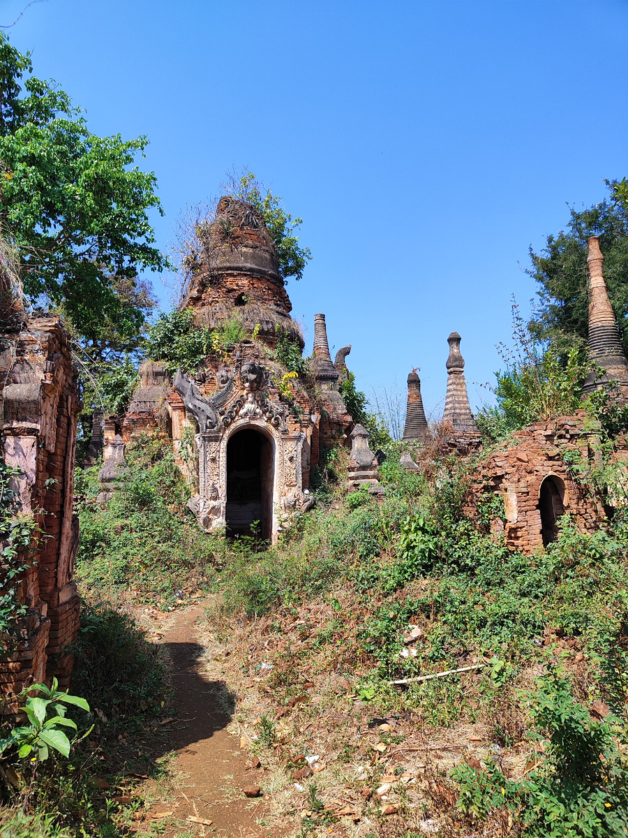 Ступы. Руины