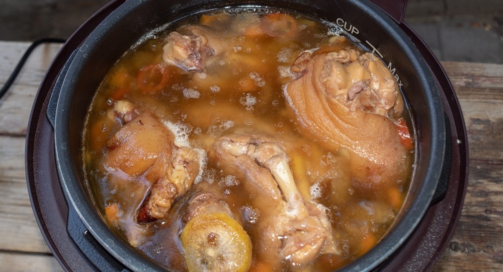 Простейший рецепт и процесс приготовления свиных ножек с лимоном. Пенсионеры тренируются летом к зимним праздникам. Читайте и дополняйте