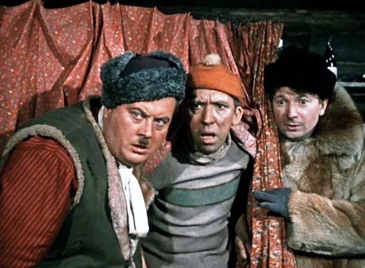 Скриншот. автора. У этих троих нет лишнего. 