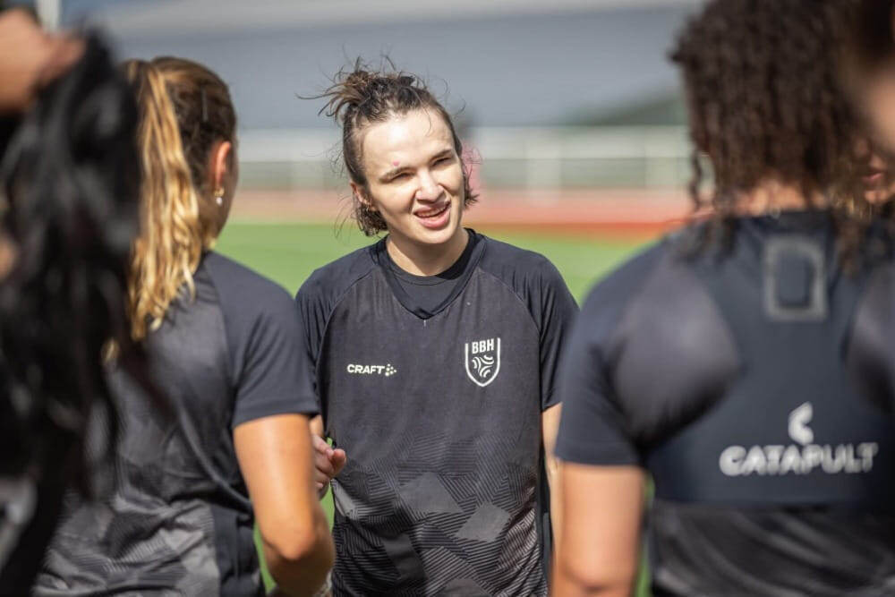    Вяхирева великолепно вписалась бы на место разыгрывающей