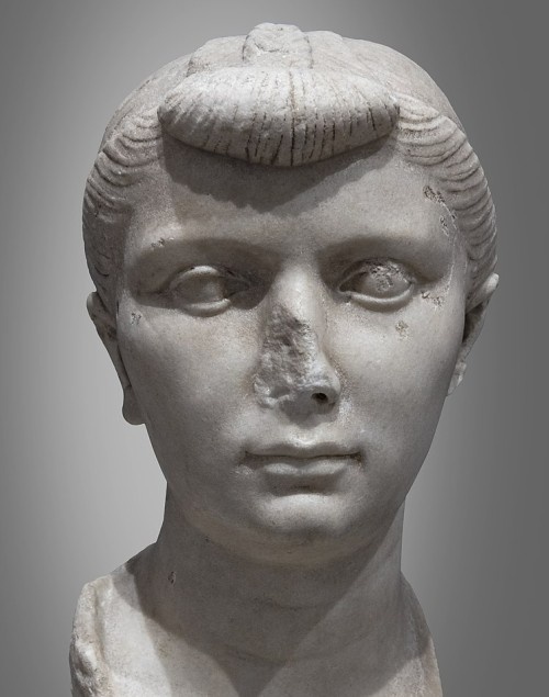 Юлия Старшая.