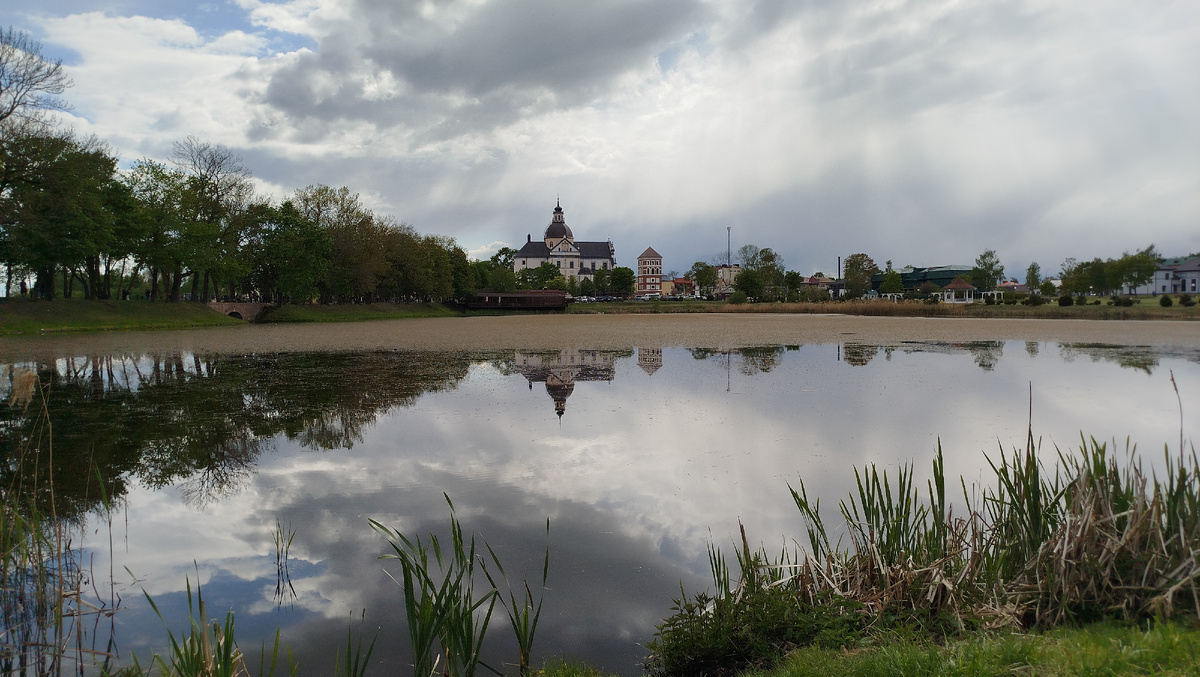 Вид на Несвижский замок