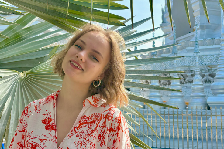 Собираетесь в Китай? У меня на канале есть просто гигабайты полезной инофрмации: как платить, что поесть и как вообще живут китайцы. Я жила в Китае 2 года, поэтому знаю, о чем говорю. Заходите!