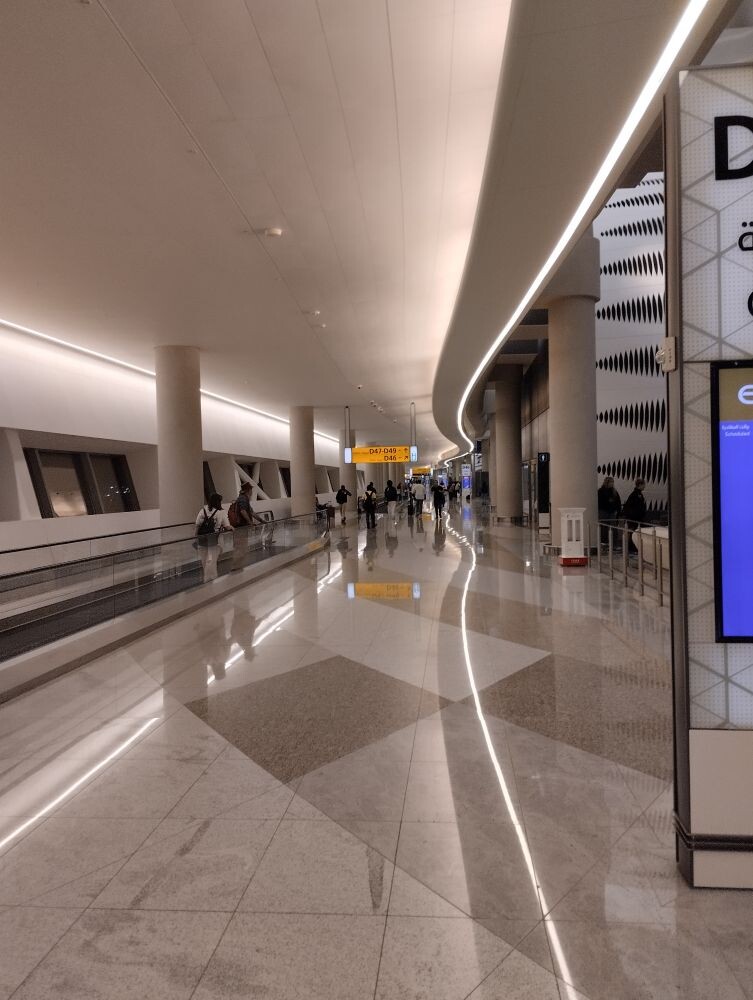 Выход к гейтам