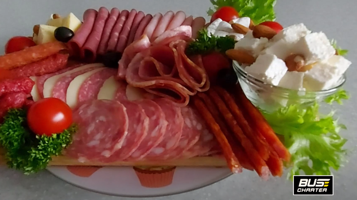 Аренда автобуса и микроавтобуса или минивэна с водителем в Москве посуточно 2025