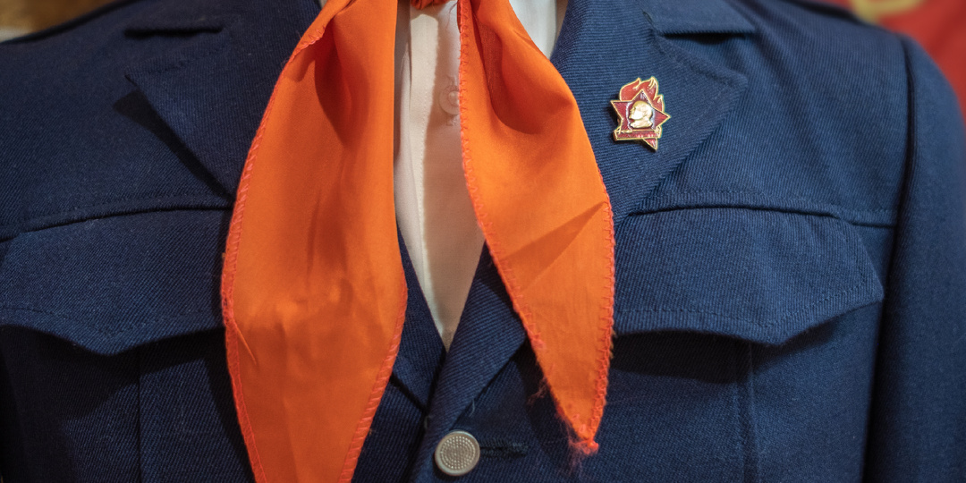 От шинелей до мини-юбок: история школьной формы России без прикрас