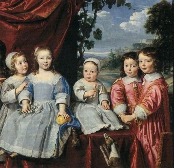 Когда-то мальчики ходили в розовом, а девочки в голубом и никого это не смущало.