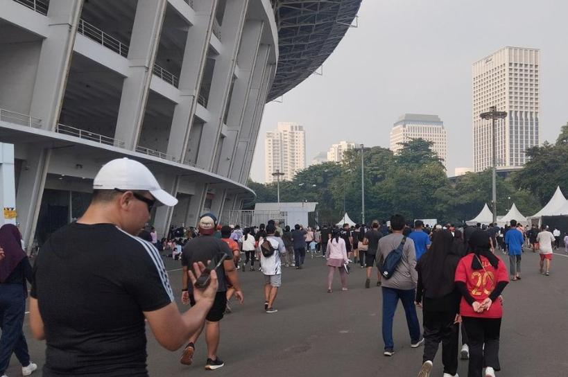 Девушки на вечерней пробежке