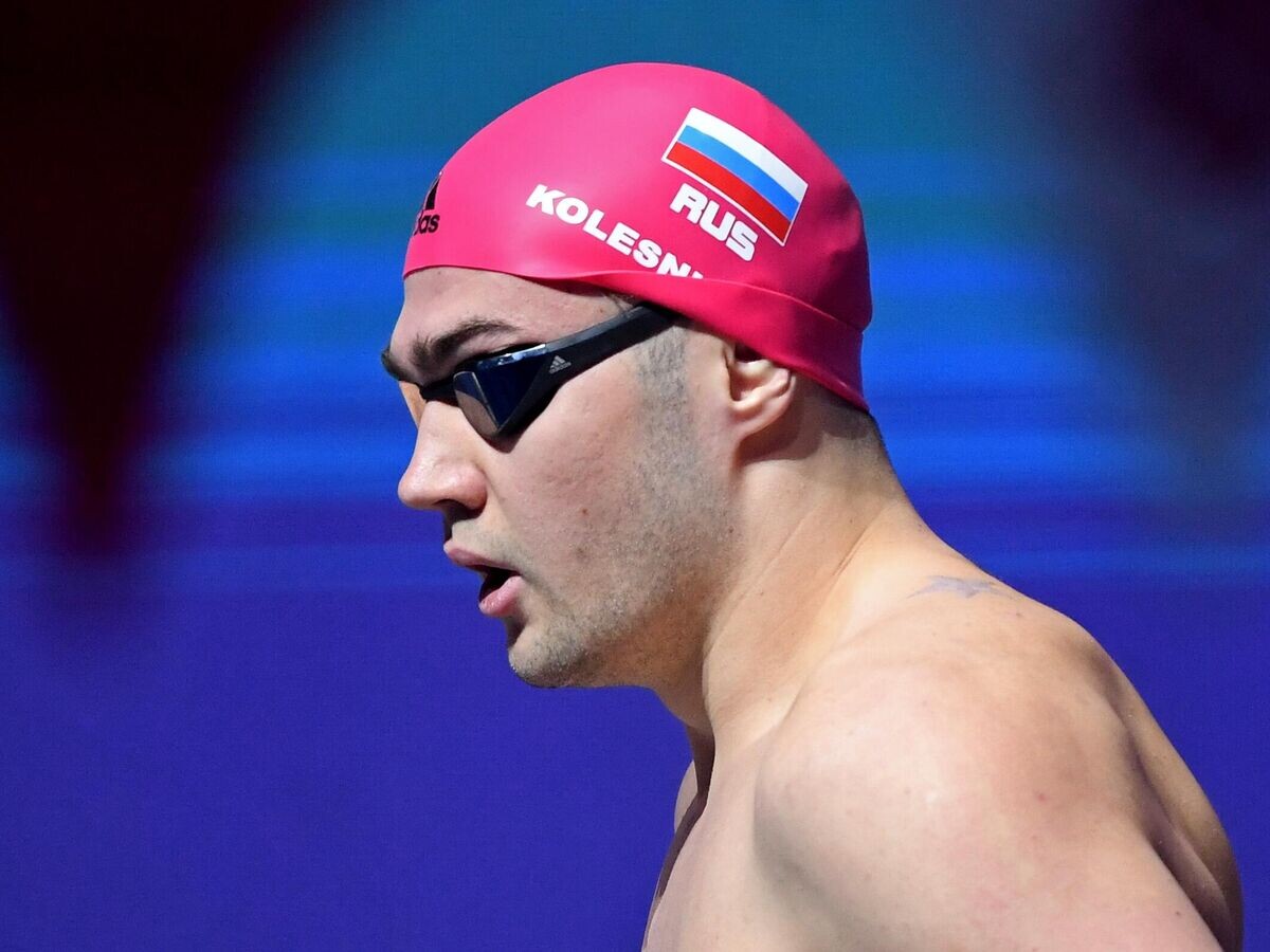    Климент Колесников (Москва) перед финальным заплывом на 100 метров на спине среди мужчин на чемпионате России по плаванию в Казани.© РИА Новости / Максим Богодвид