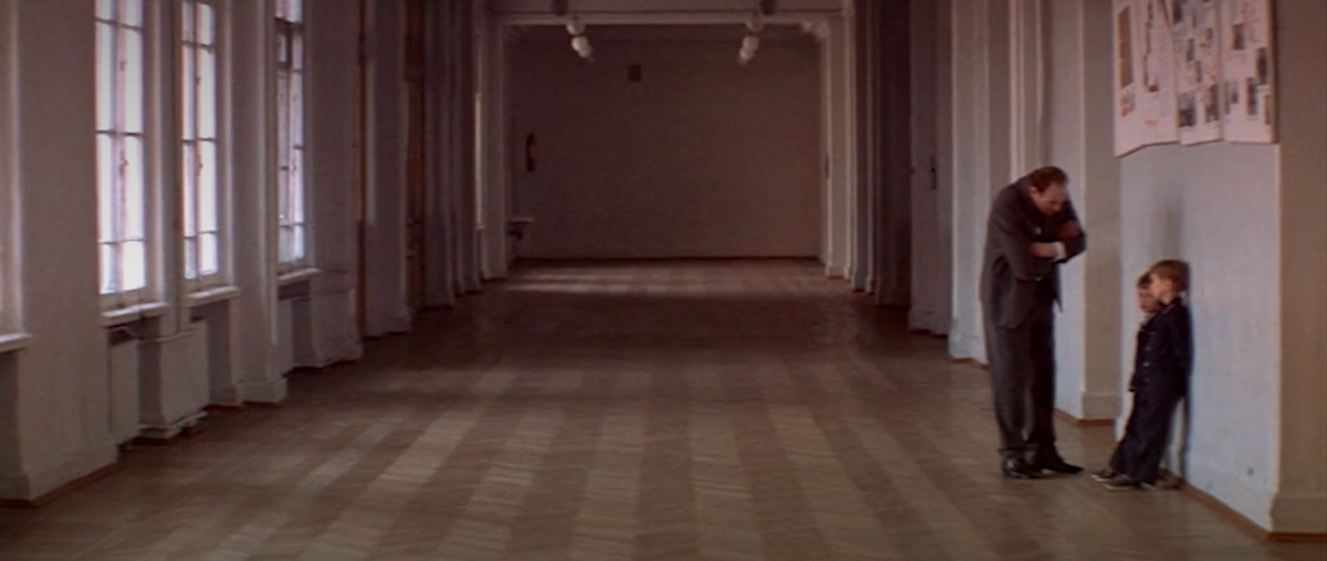 Кадр из фильма «Ключ без права передачи». 