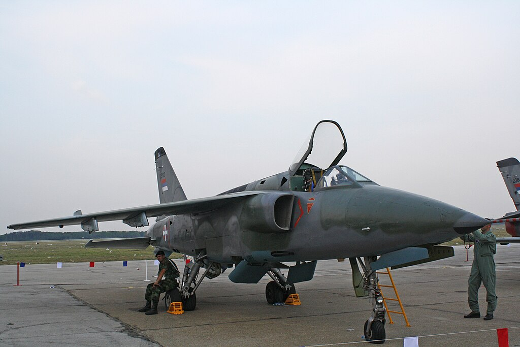 Истребитель-бомбардировщик J-22 Орао, 2009 год.