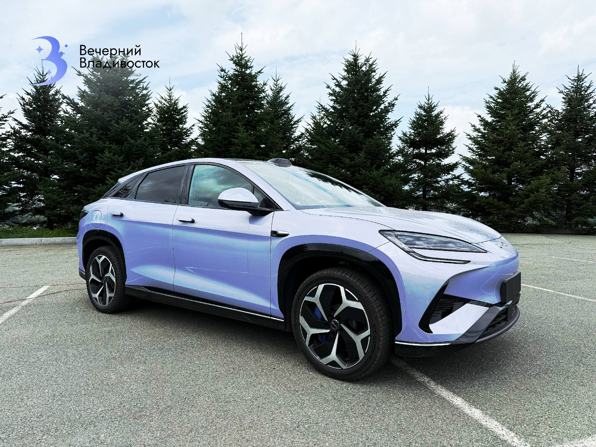 Построен Sea Lion на новой архитектуре e-Platform 3.0, которая предусматривает возможность постройки на одной модульной платформе гибридов и электромобилей с разными типами кузовов