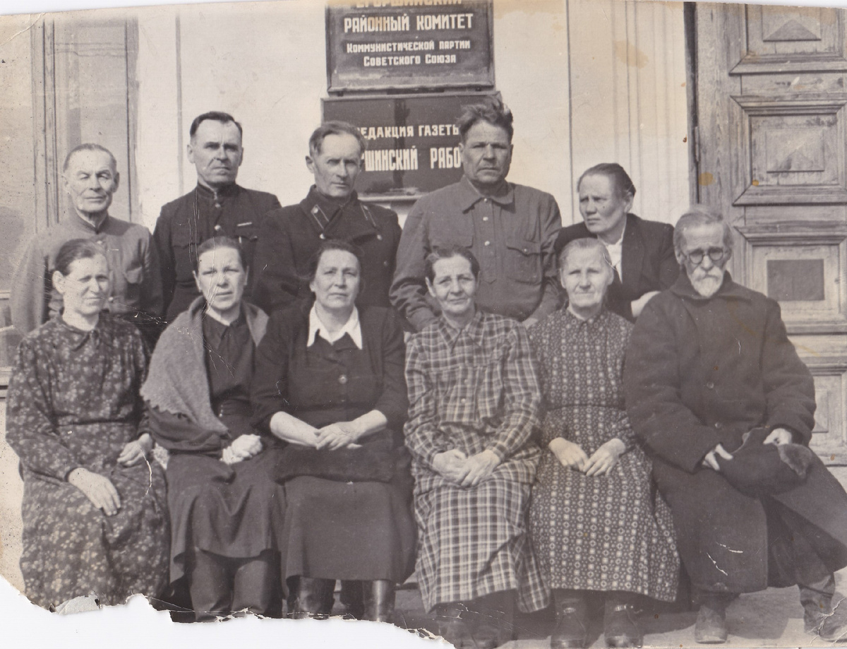Старейшие коммунисты города, внештатные сотрудники газеты Егоршинский рабочий. Фото из открытых источников.