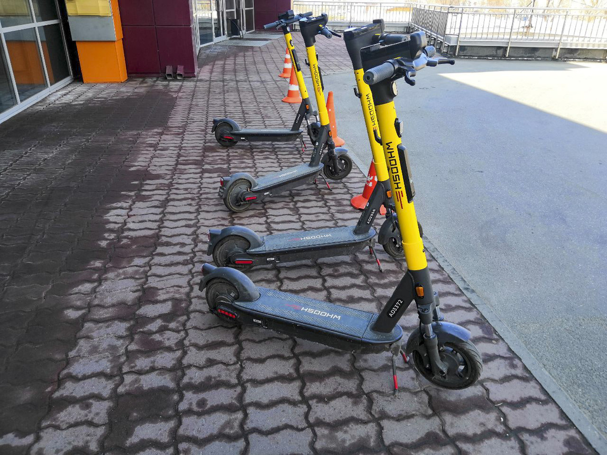 Жители Владивостока против ночного запрета самокатов.  Фото: Фото: ФедералПресс / Анна Миронова