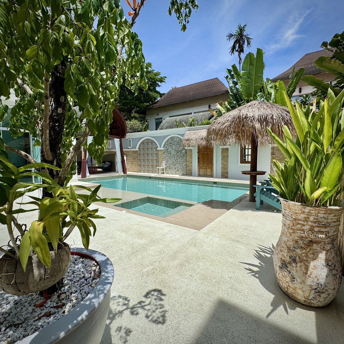 Задумайтесь: понятия зимы и лета существуют только у нас. В Таиланде всегда тепло.