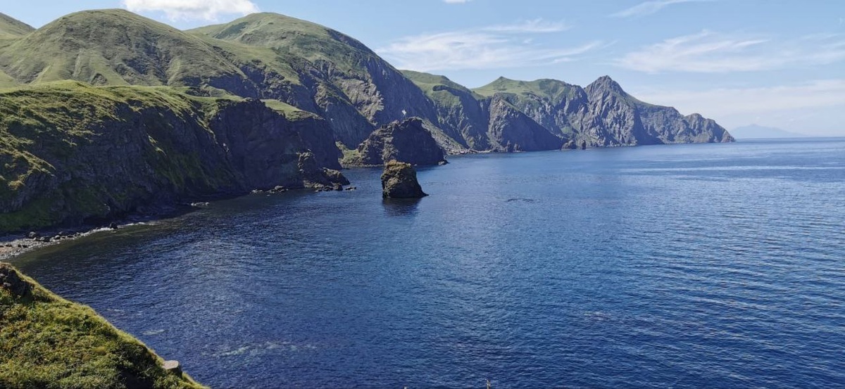 
Во время морского круиза путешественники увидят уникальные острова курильской гряды / Фото: Оксана Степанова