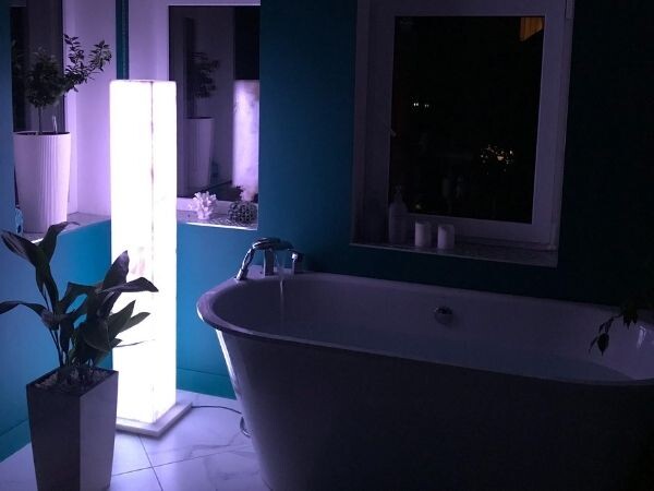 Светильник для ванной комнаты от ONYXTOP из искусственного камня