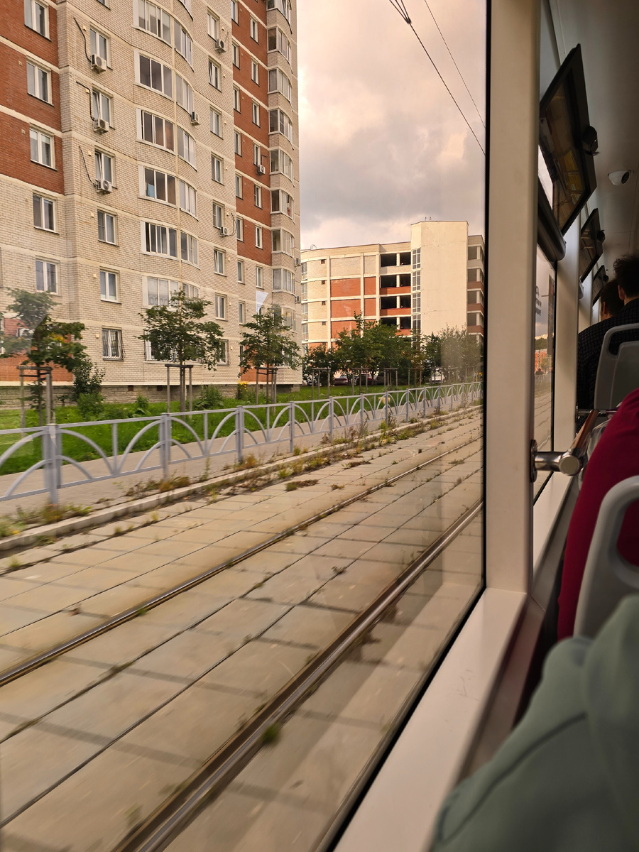 Это я на трамвайчике еду)