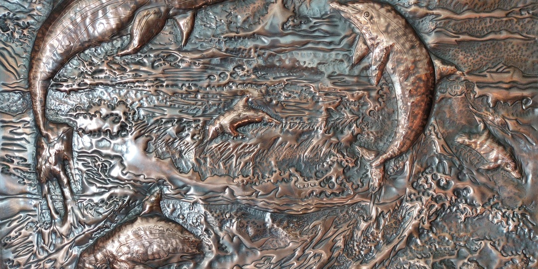 Чеканка . " Дельфины " . Панно . Медь . 60х72 .Иркутск 2021 г.