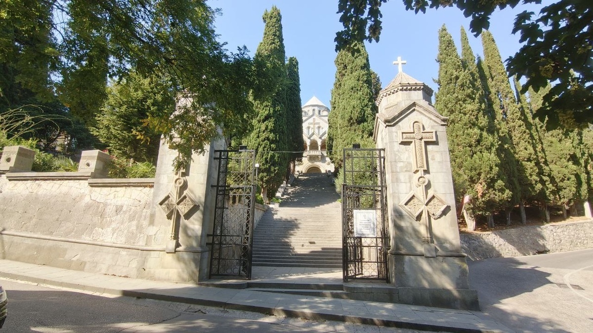 Ворота церкви