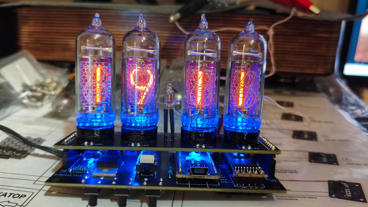 Теплые ламповые часы на ИН-14