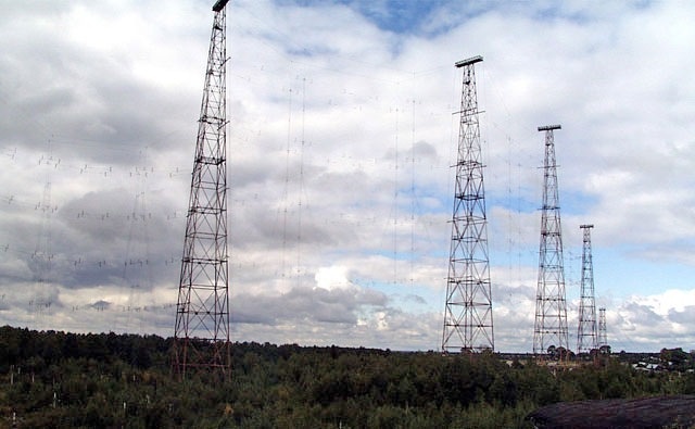 Для радиолюбителя здесь припасена крупная радиопередающая станция в районе Авсюнина! Взял отсюда: https://vk.com/album-22444240_145071371