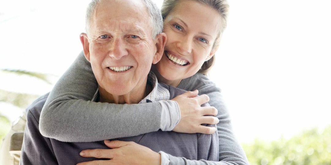 3 способа оформить уход за пожилым родственником