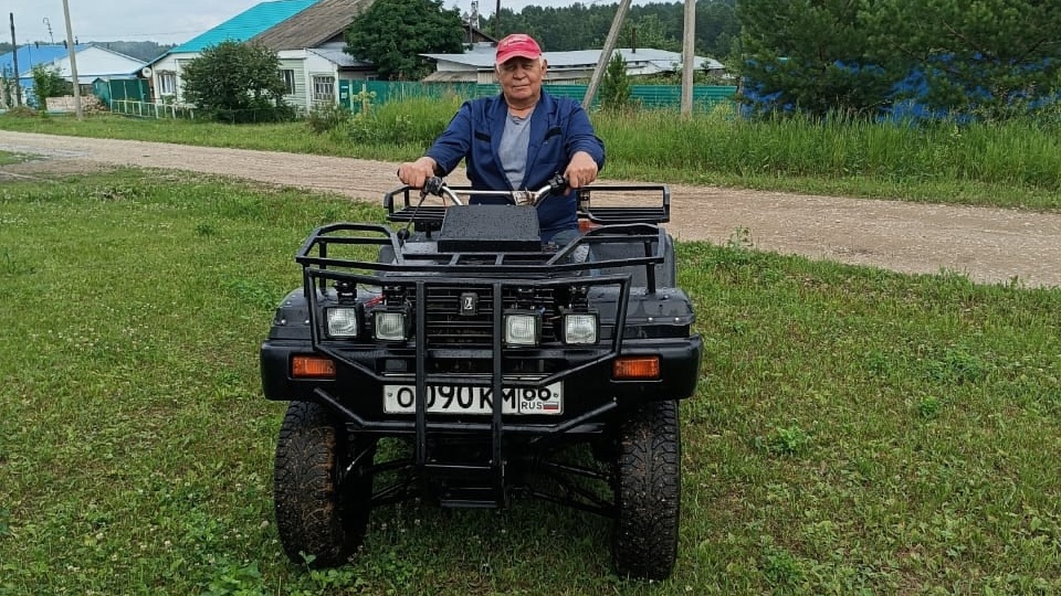 Пенсионер из Крылово Сергей Иванович Тутынин собрал своими руками впечатляющий квадроцикл