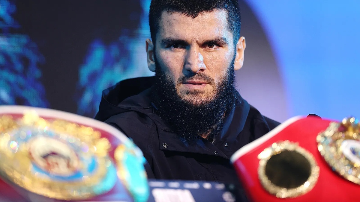 Артур Бетербиев