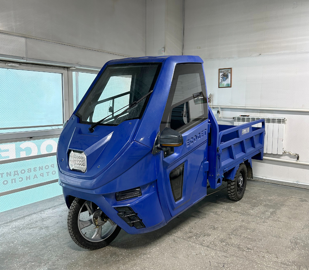 Кабина из АБС-пластика последнего поколения выдержит морозы до -42С.