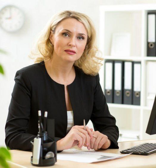 Мы разбираем десятки документов в месяц и видим одни и те же ошибки, которые стоят бизнесу денег. Часто их не замечают не только новички, но и опытные бухгалтеры.