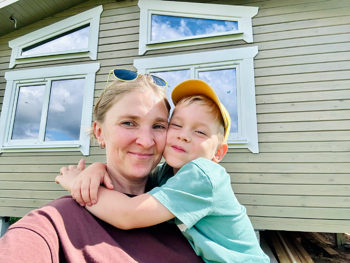 Привет! Я — Аня. А это мой соавтор — сын Тимофей.