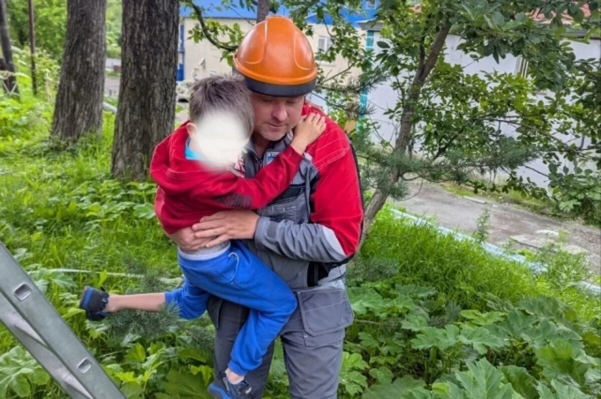    Сотрудника КРКК наградили за спасение детей во время землетрясения 30 июля