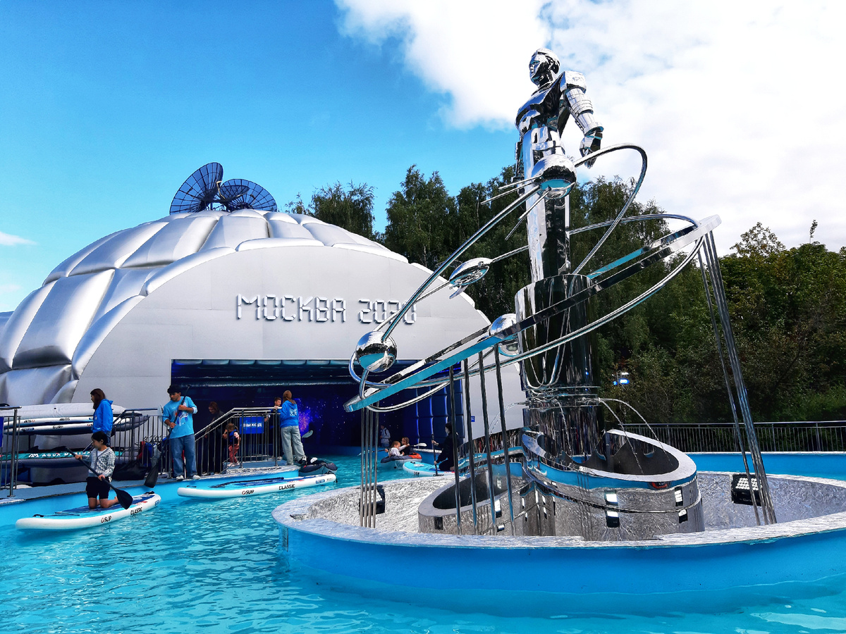 Лето 2025 в Москве. Москва 2030. Парк 50-летия Октября.