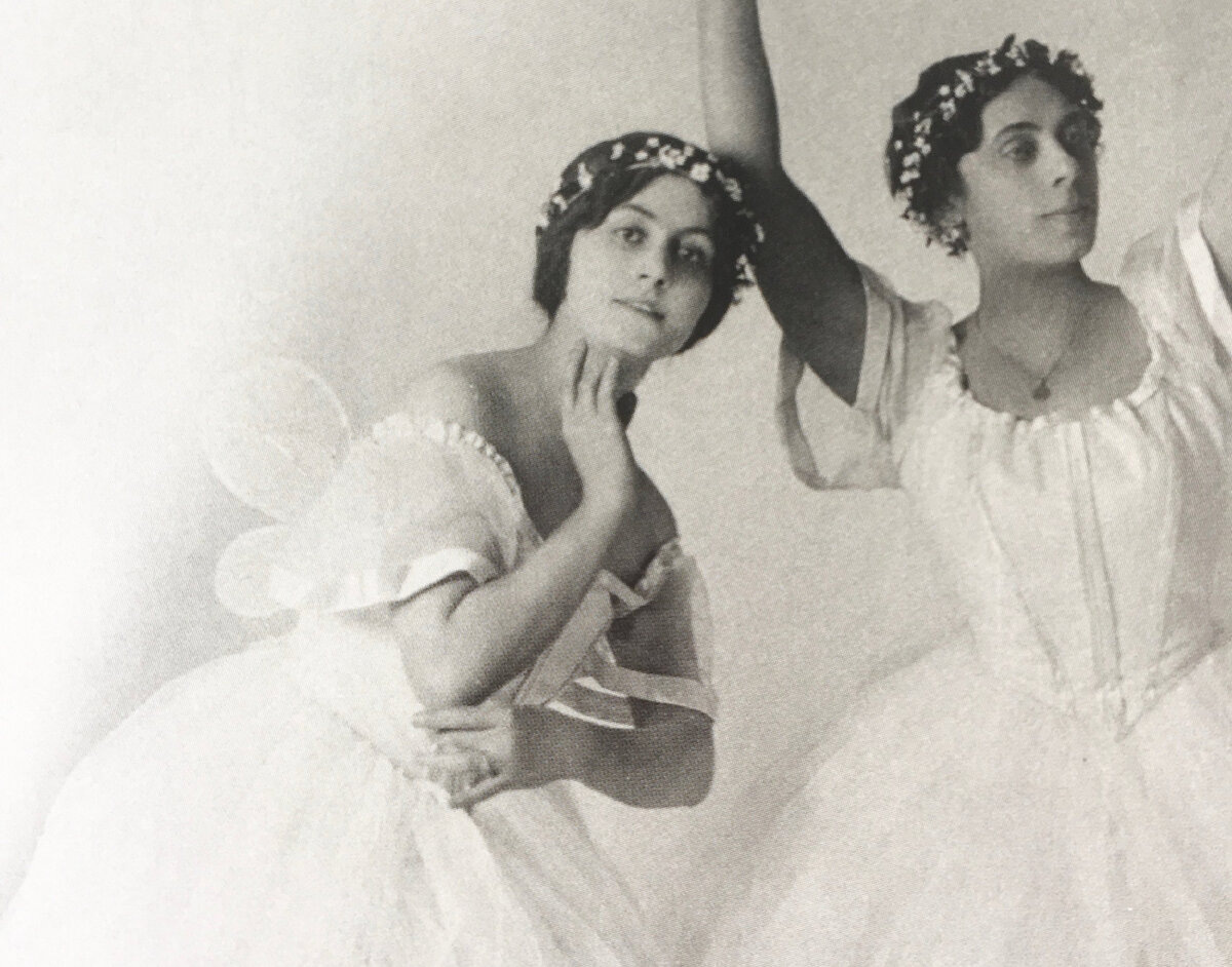 Ольга Степановна Хохлова (с 17 июня 1891 года по 11 февраля 1955 года) (также известна как Ольга Руис-Пикассо) — русская балерина, артистка «Русского балета» Дягилева, первая жена Пабло Пикассо и мать его старшего сына Пауло.