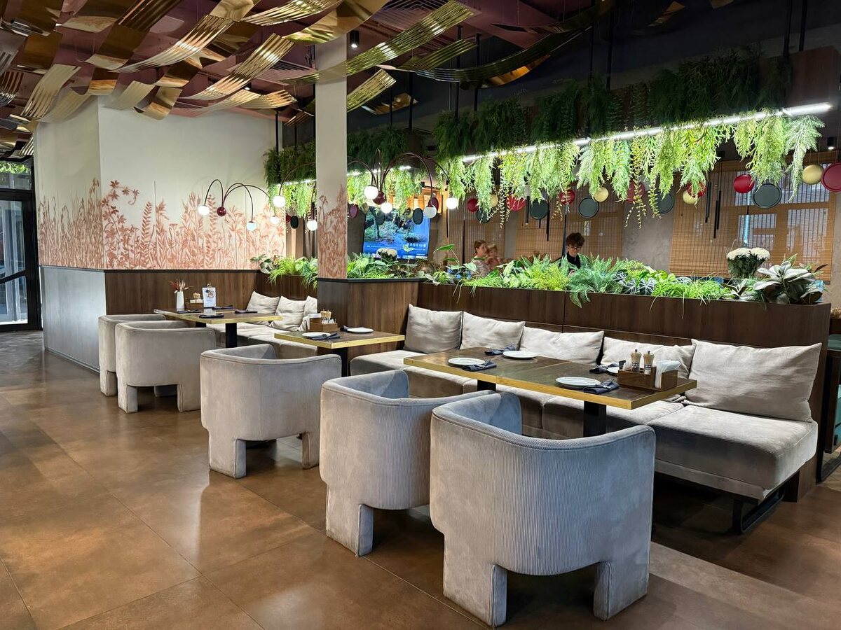 В кресло плюх!