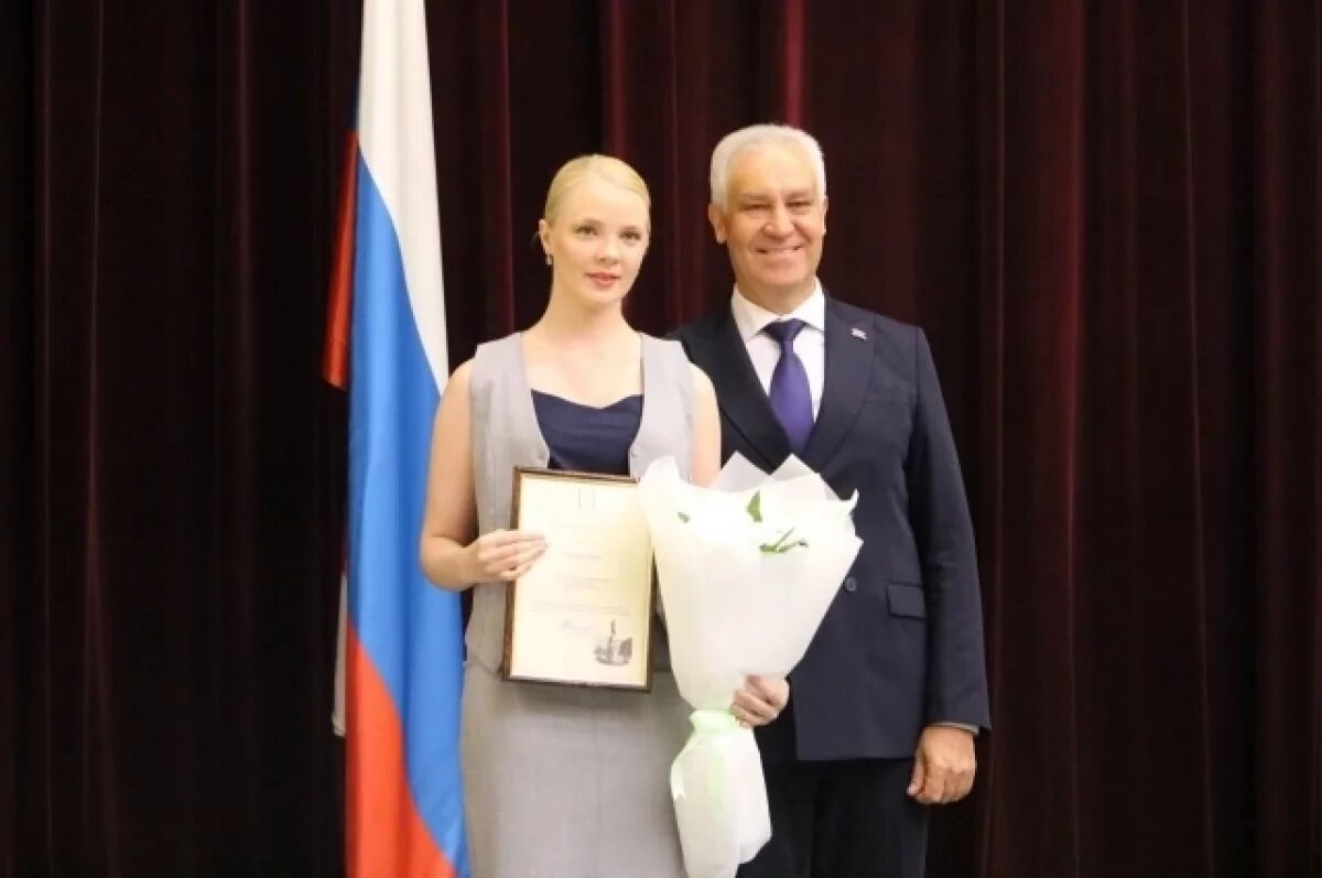    В облдуме Саратова наградили волонтеров за помощь жителям на Блинова