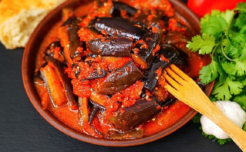 Баклажаны с огоньком: пикантная закуска, которая удивит всех