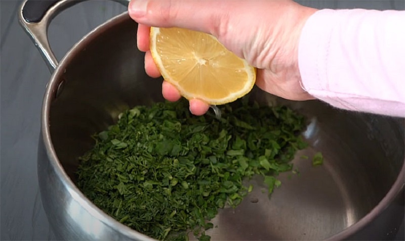 Летняя окрошка на кефире и минералке: секрет лёгкости и свежести