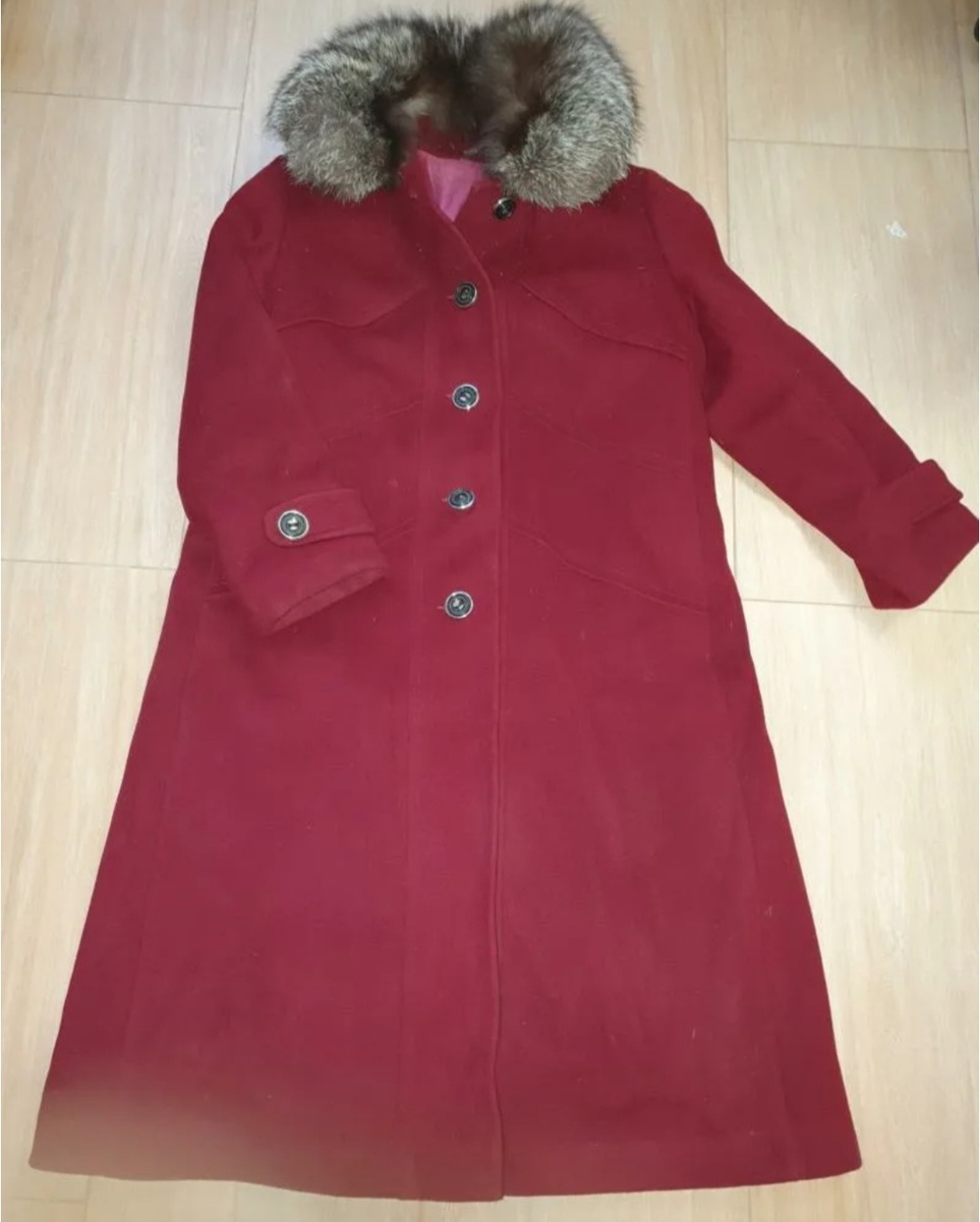 Фото из открытых источников Пальто было примерно такое, только цвета Хаки, сегодня это так бы называлось