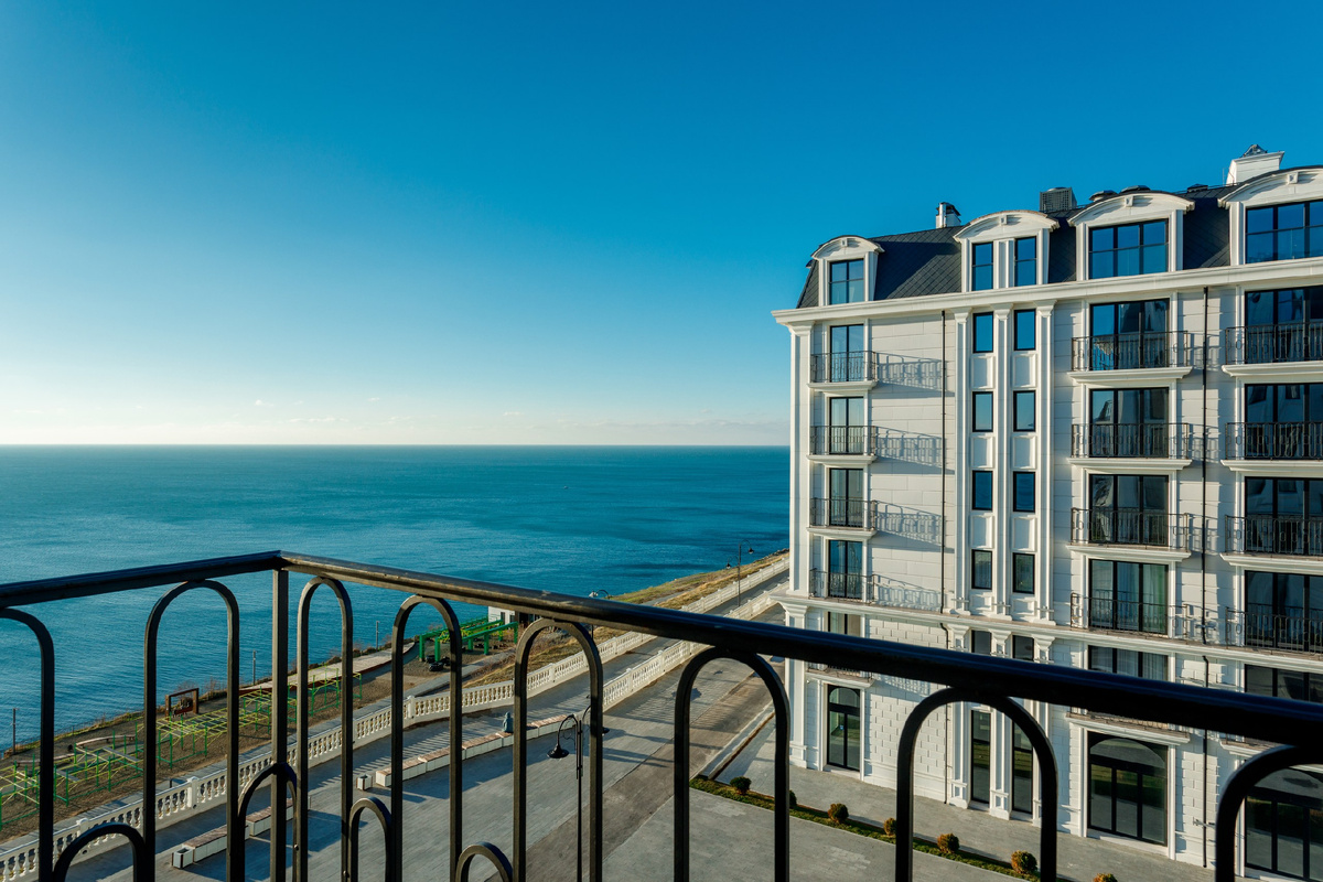 вид из резиденции в Графе Толстом