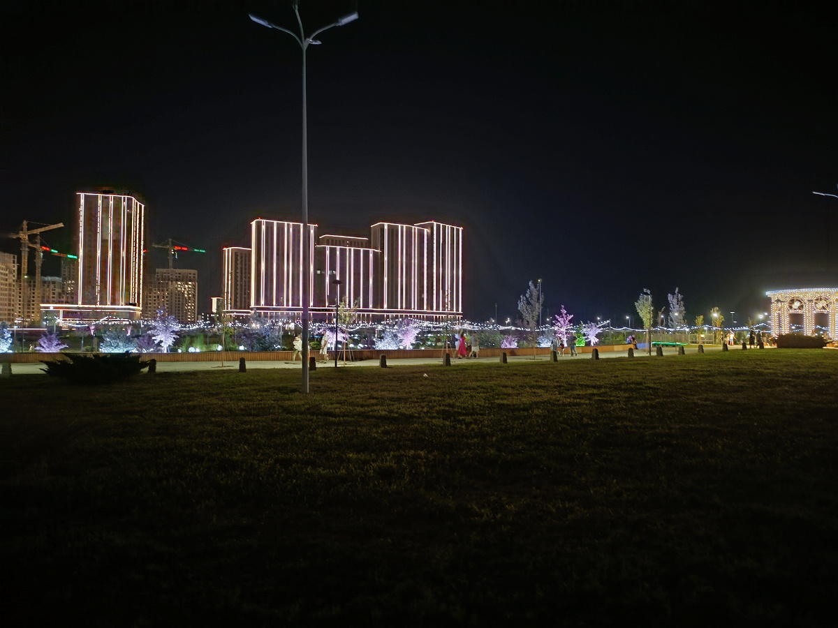 Парк издалека