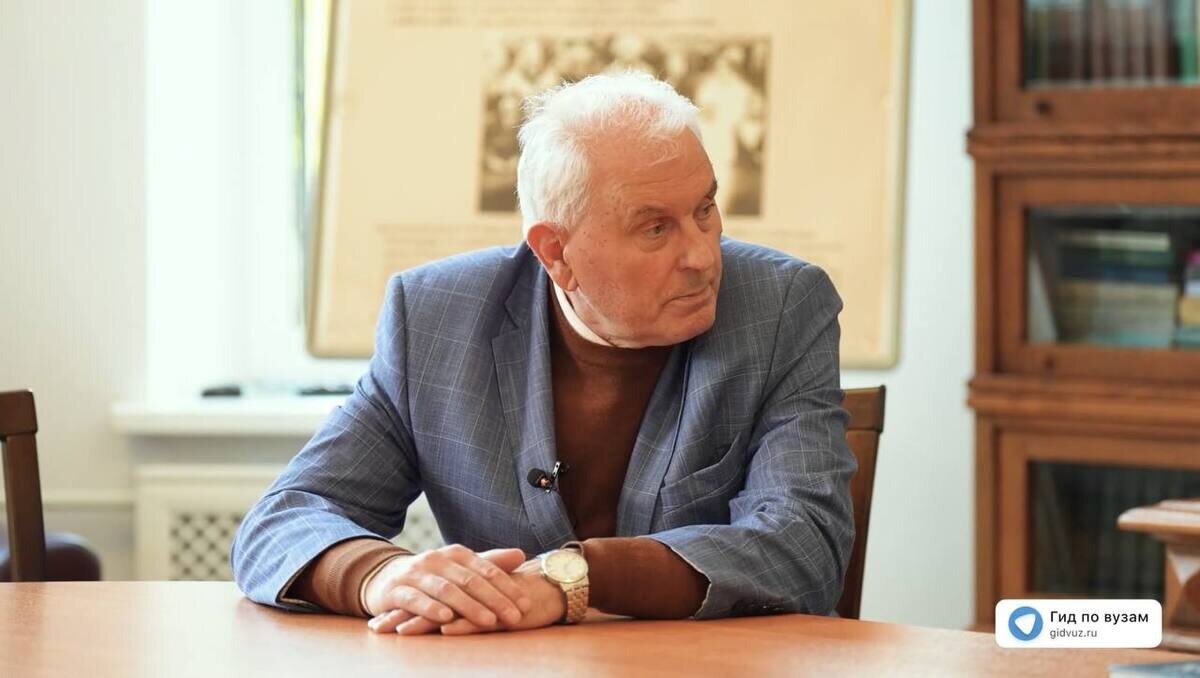 Тимченко Владимир Николаевич - декан педиатрического факультета СПбГПМУ Минздрава России, доктор медицинских наук, главный детский инфекционист СЗФО. СМИ «Гид по вузам».