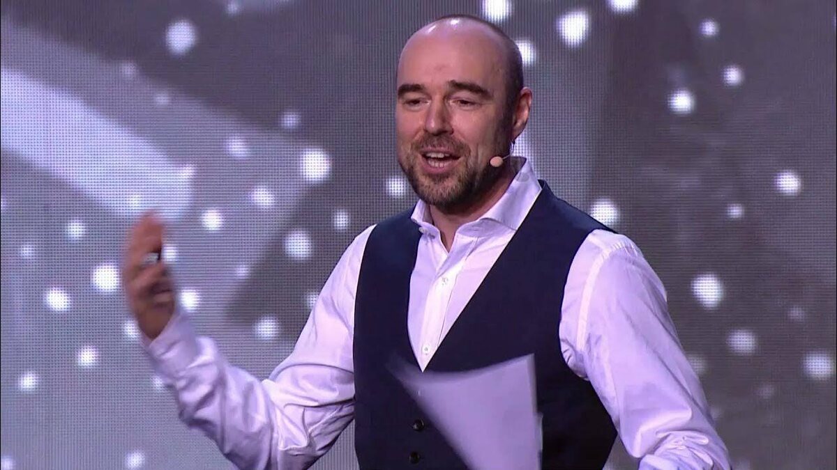 Роман Товстик