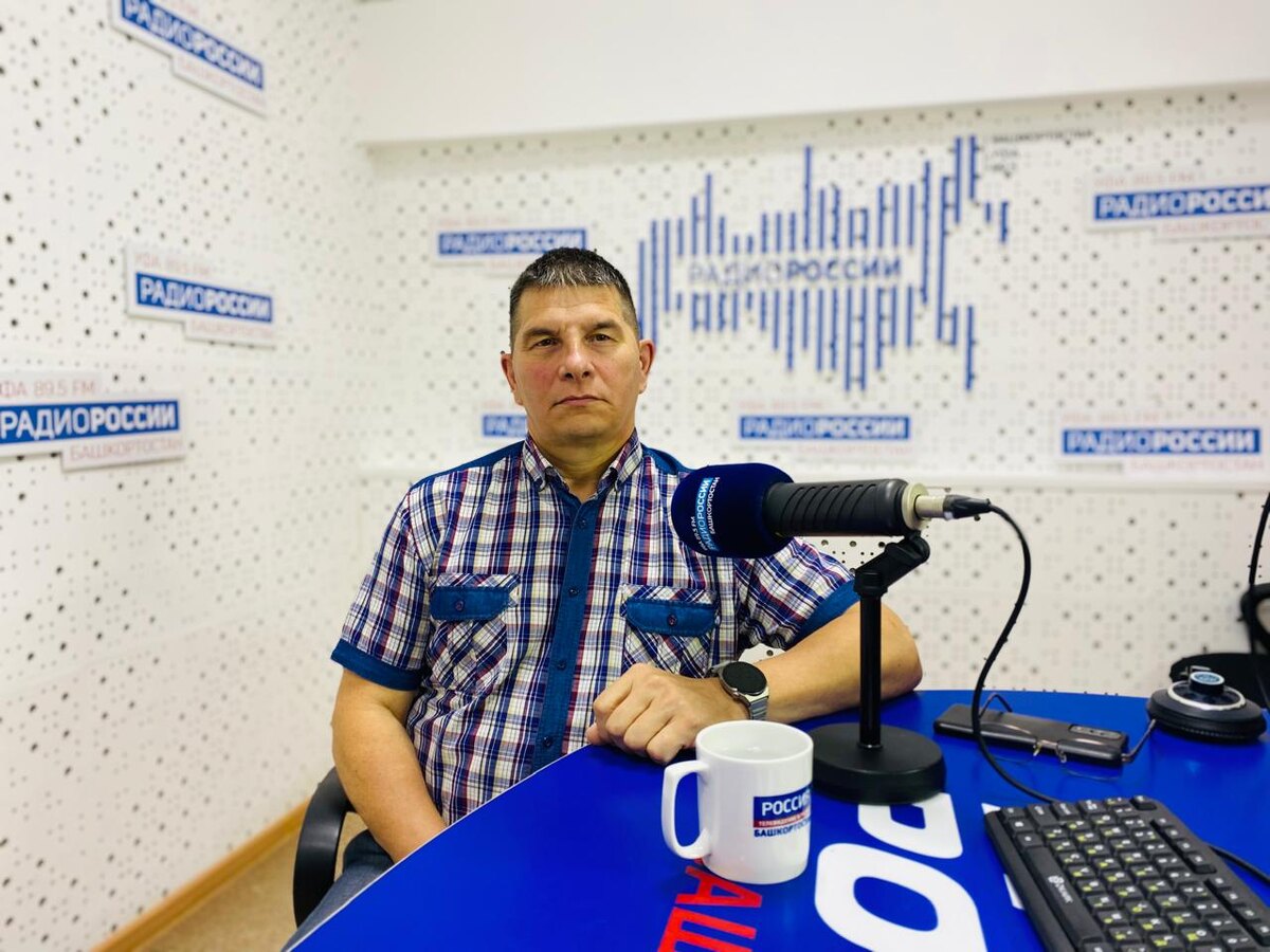    На "Земле Санниковой" рассказали, почему в августе медведи выходят на поля