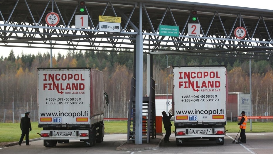    Фуры из Финляндии на таможенном посту МАПП Торфяновка на российско-финляндской границе. Архив. Автор фото: Ковалев Петр